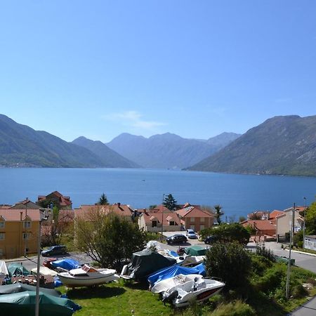 Apartments Dobrisa Kotor Eksteriør bilde
