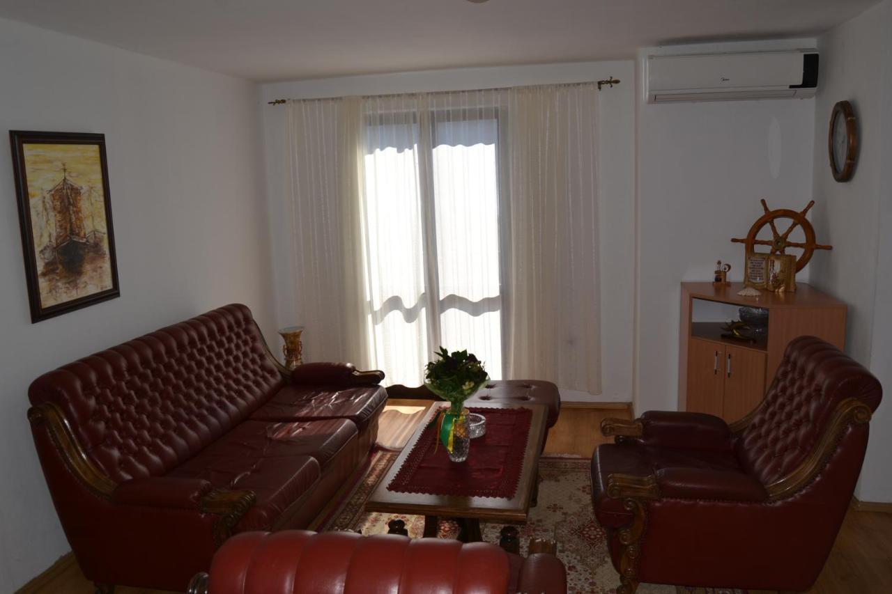 Apartments Dobrisa Kotor Eksteriør bilde