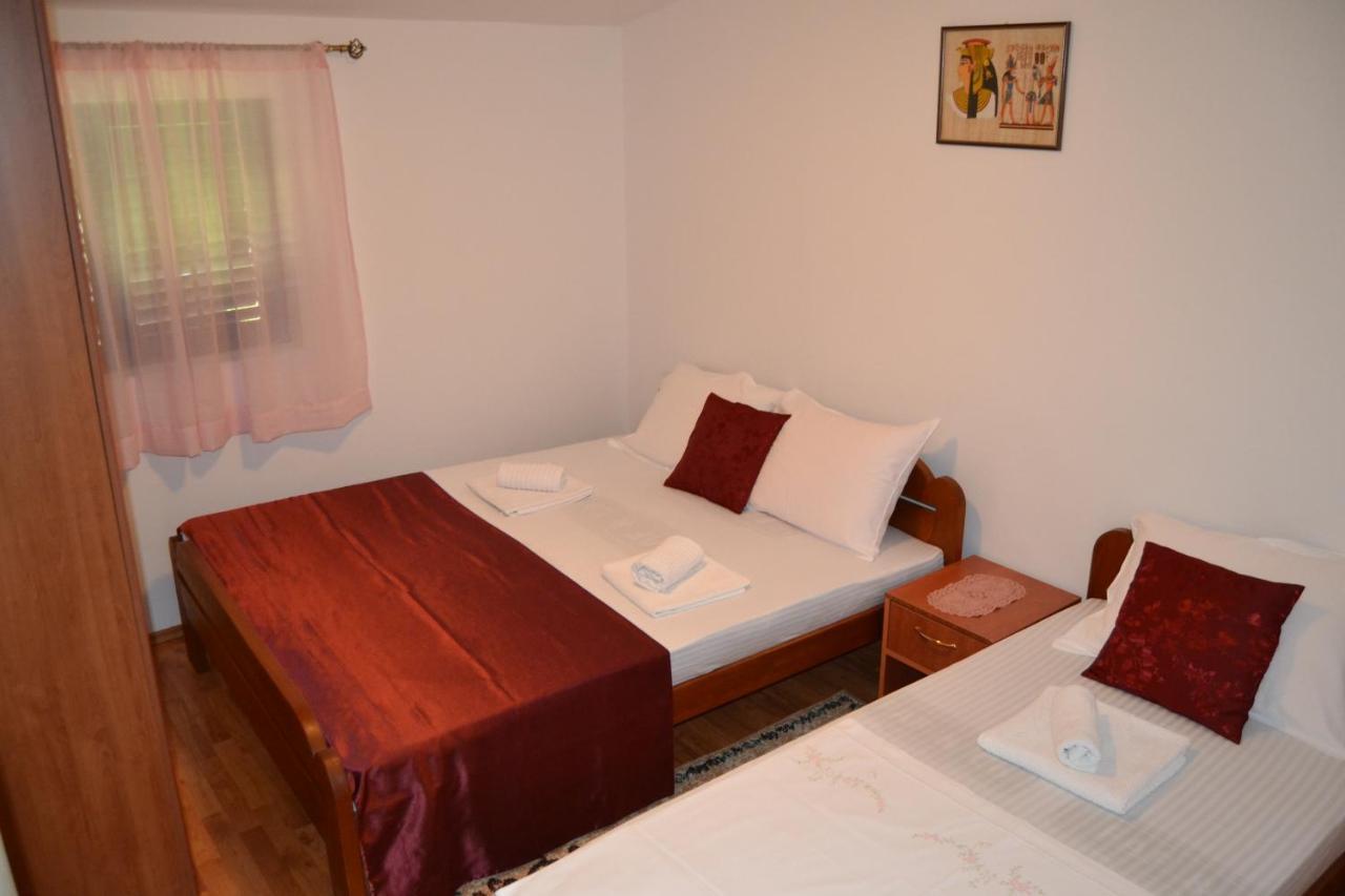 Apartments Dobrisa Kotor Eksteriør bilde
