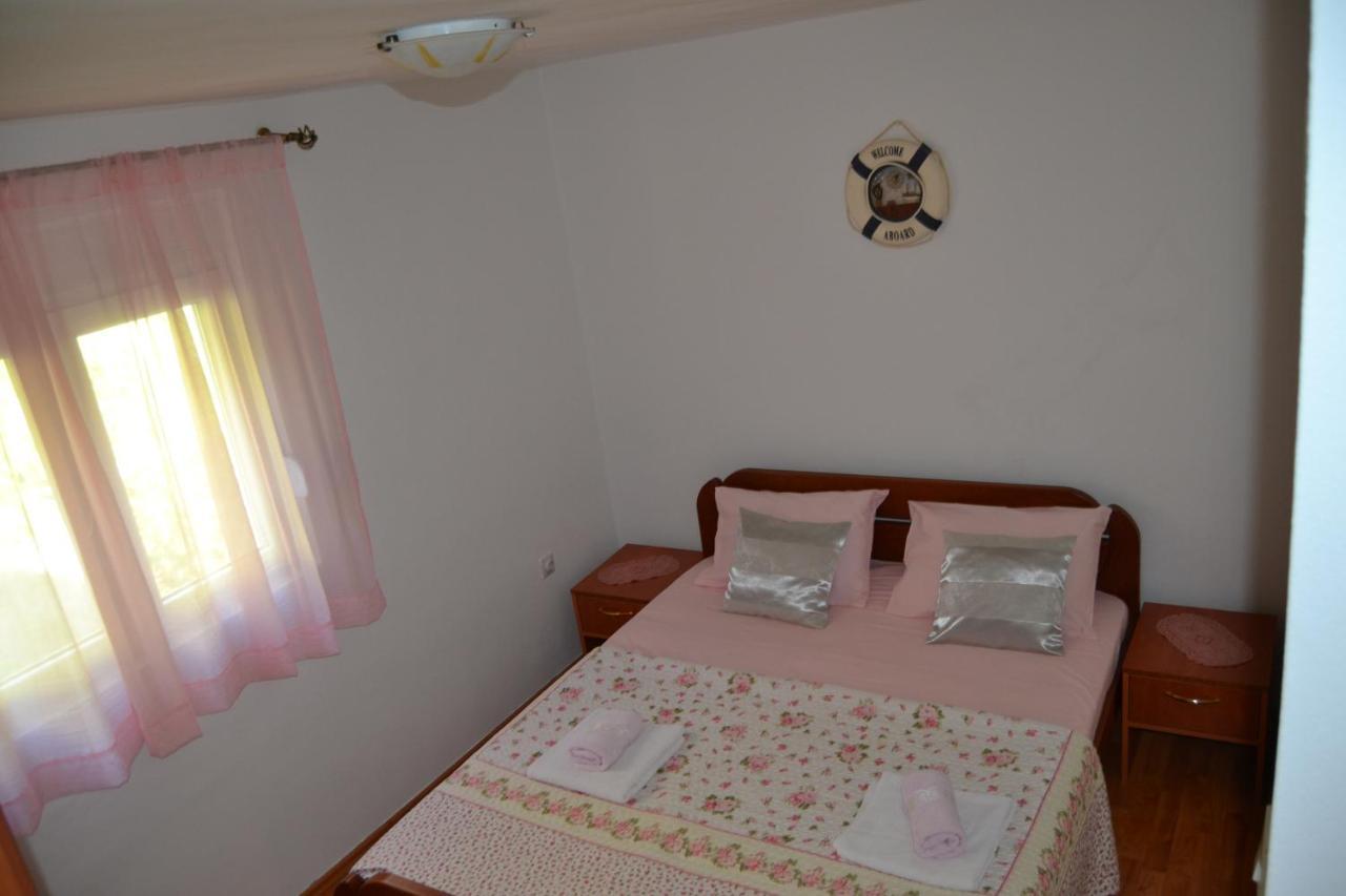 Apartments Dobrisa Kotor Eksteriør bilde