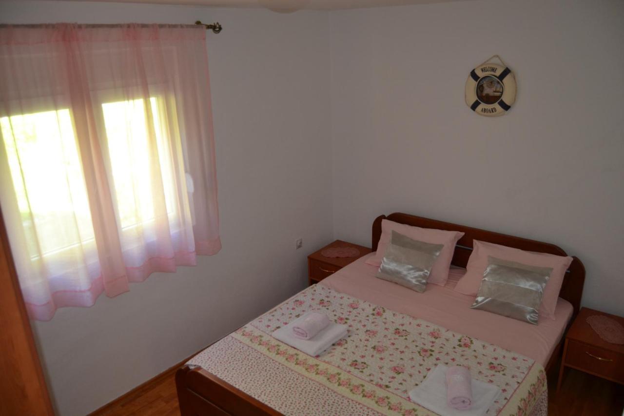 Apartments Dobrisa Kotor Eksteriør bilde