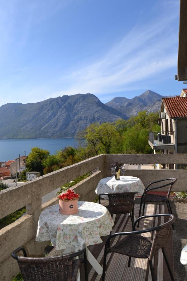 Apartments Dobrisa Kotor Eksteriør bilde