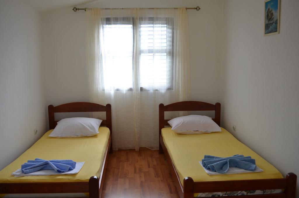 Apartments Dobrisa Kotor Rom bilde