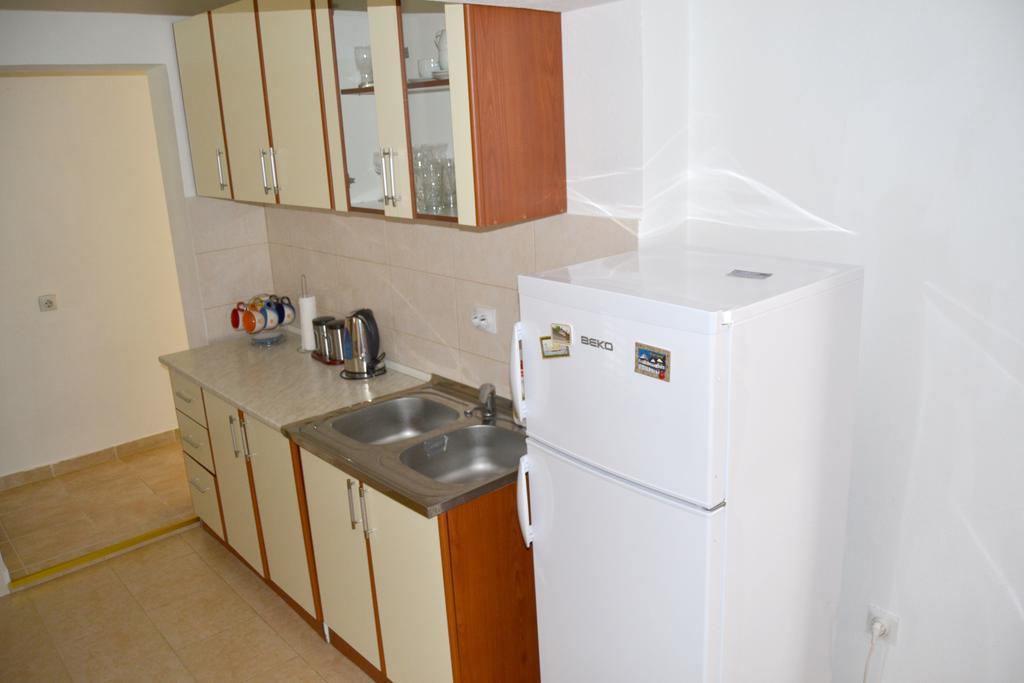 Apartments Dobrisa Kotor Eksteriør bilde
