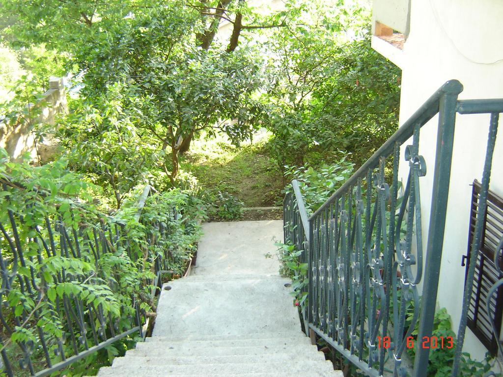 Apartments Dobrisa Kotor Eksteriør bilde