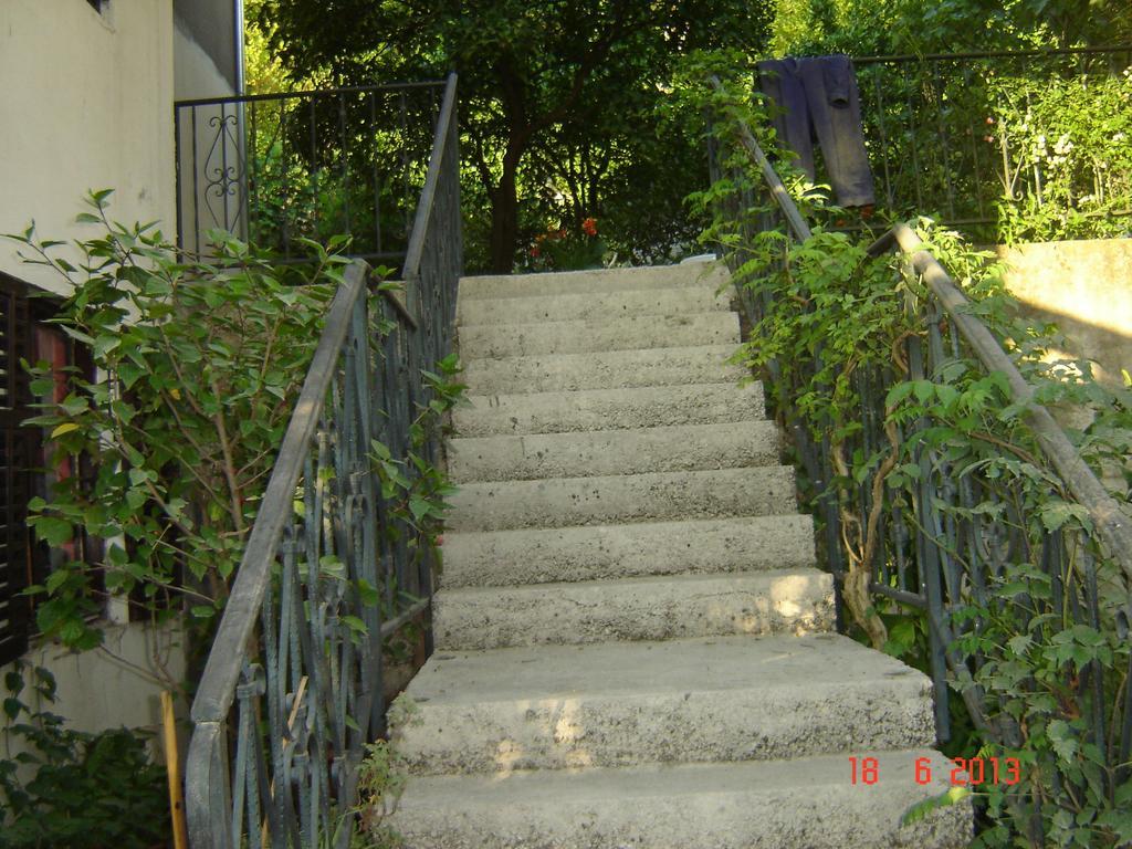 Apartments Dobrisa Kotor Eksteriør bilde