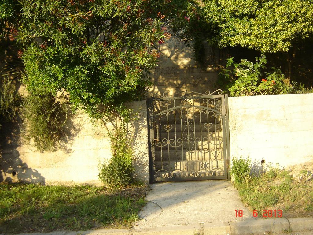 Apartments Dobrisa Kotor Eksteriør bilde