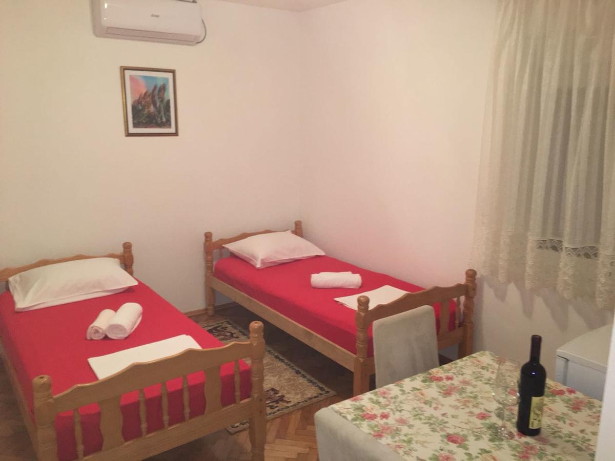 Apartments Dobrisa Kotor Eksteriør bilde